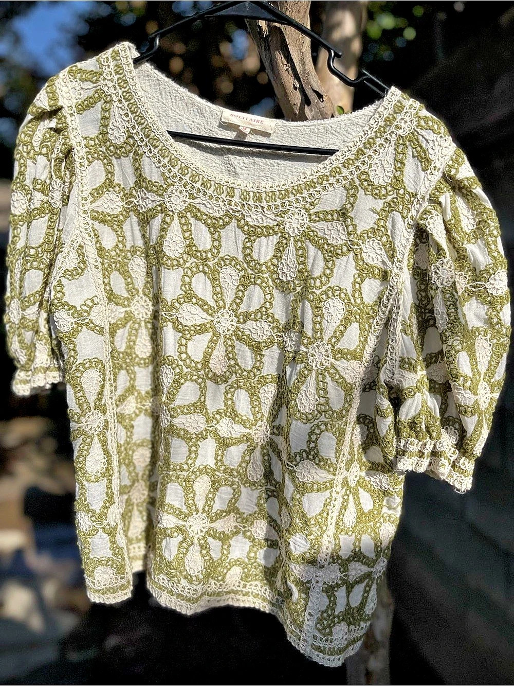 Solitaire Floral Blouse in White & Green Size Medium
